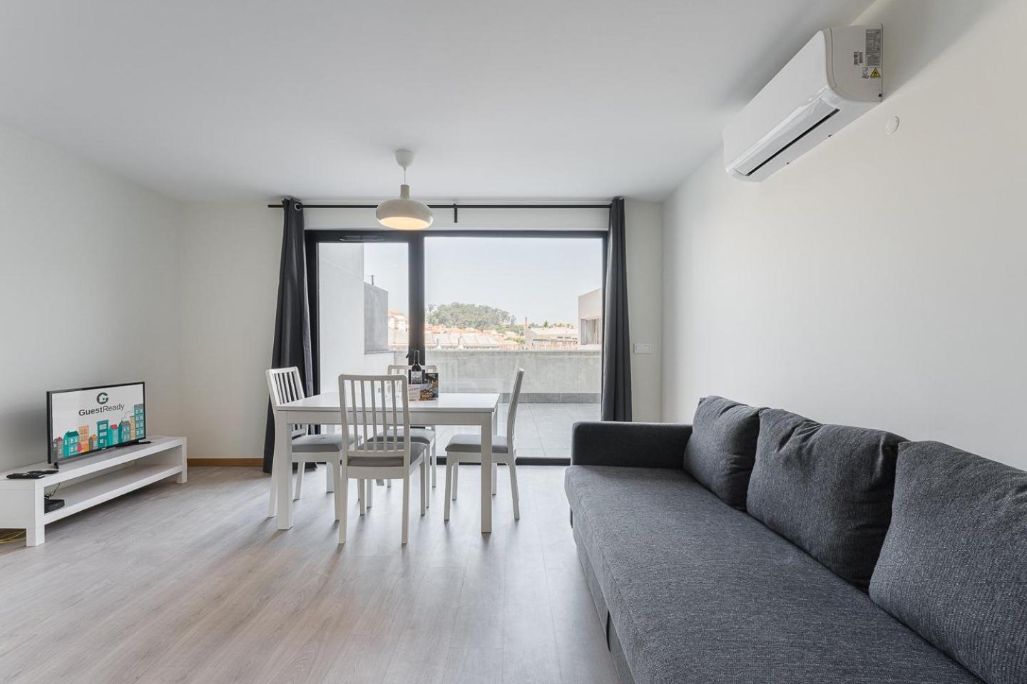 Apartamento Guestready - Sleek Monochromatic In Bonfim OOporto Exterior foto